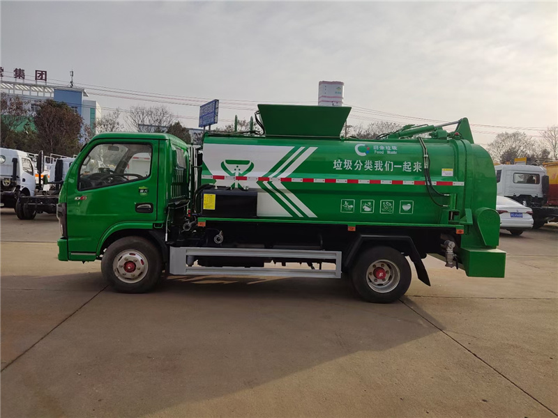 東風(fēng)8方餐廚垃圾車(chē)（方罐）