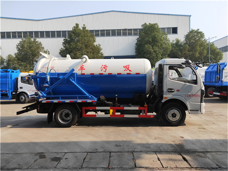 罐式8方污水污泥清運(yùn)車(chē)